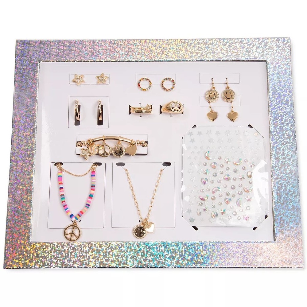 NWT Macy’s 12-Pc. Holographic Advent Calendar Twelve Days of Smiles Gift Set